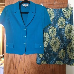 Beautiful St. John Skirt Suit
